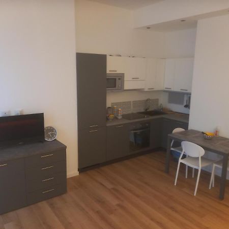 Bilocale 7 Piano Balcone Vista Skyline Lejlighed Milano Eksteriør billede