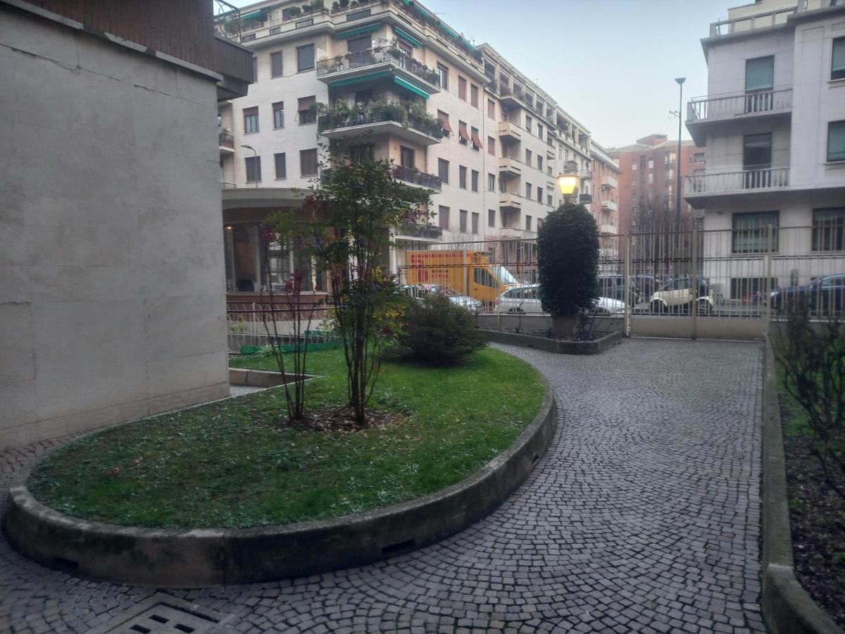 Bilocale 7 Piano Balcone Vista Skyline Lejlighed Milano Eksteriør billede