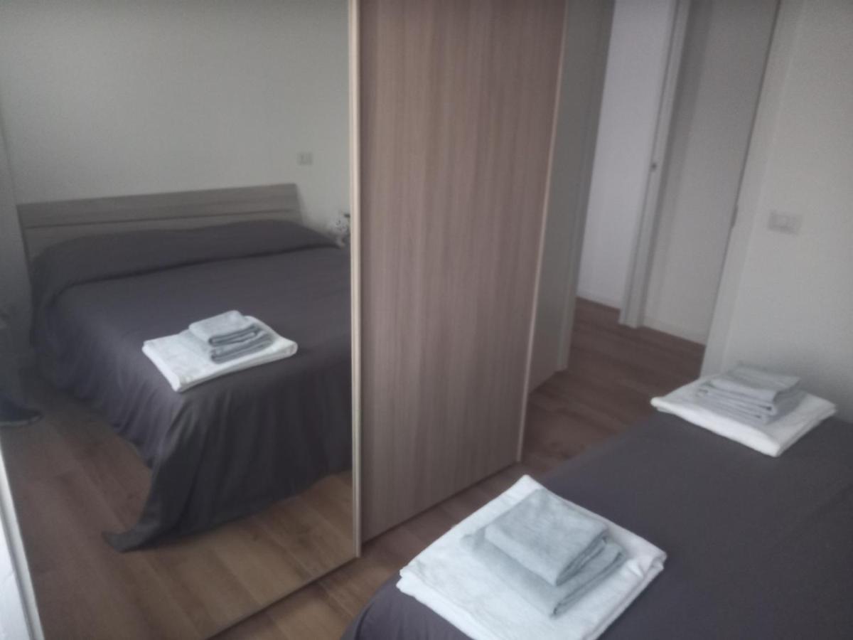 Bilocale 7 Piano Balcone Vista Skyline Lejlighed Milano Eksteriør billede